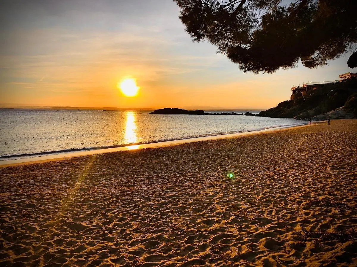 Almadrava Beach Roses