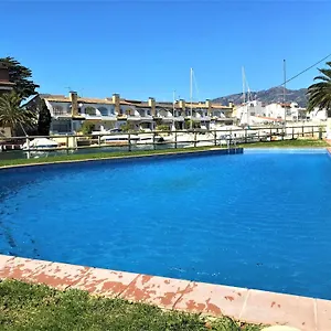 En Con Vistas Al Canal Y Piscina Av-52 Appartement